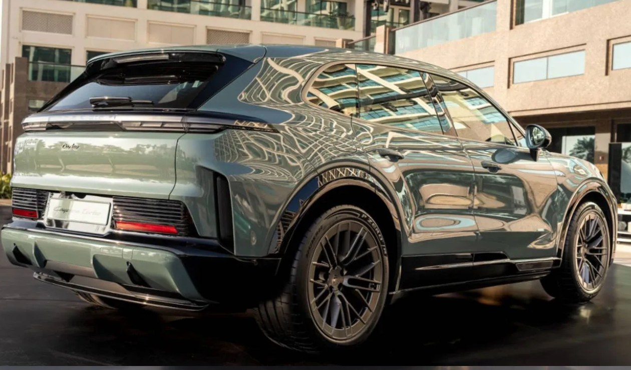 Porsche Cayenne Electric 2025 The 1,141 HP Electric SUV Redefining